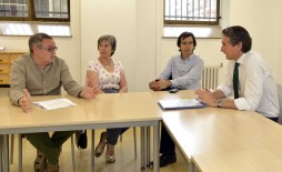 Escenamateur con la FEMP  y responsables de la Cultura cántabra en Santander